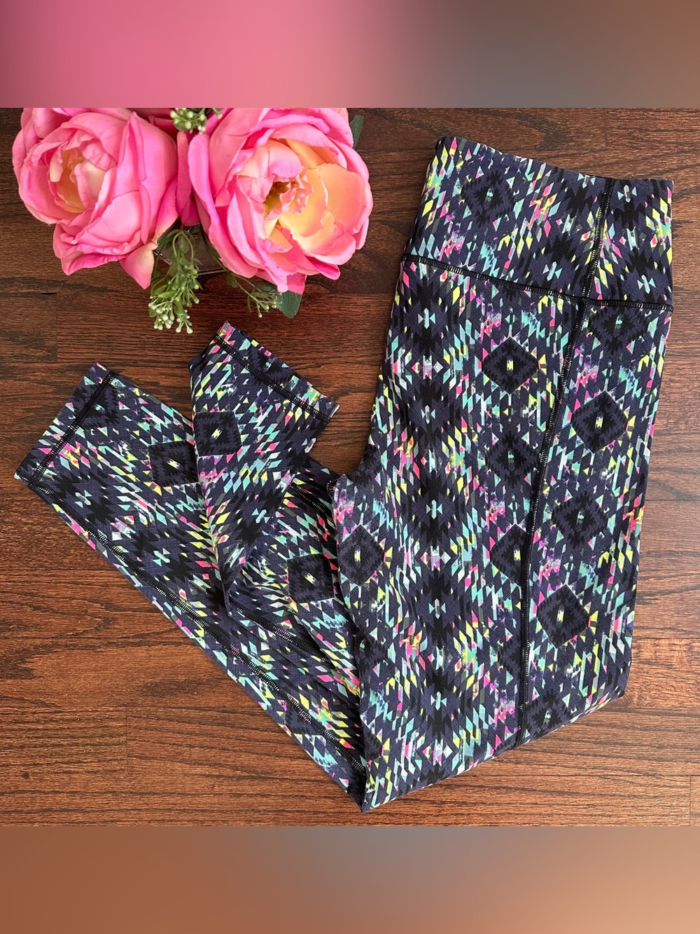 VSX Victoria’s Secret leggings in size size L